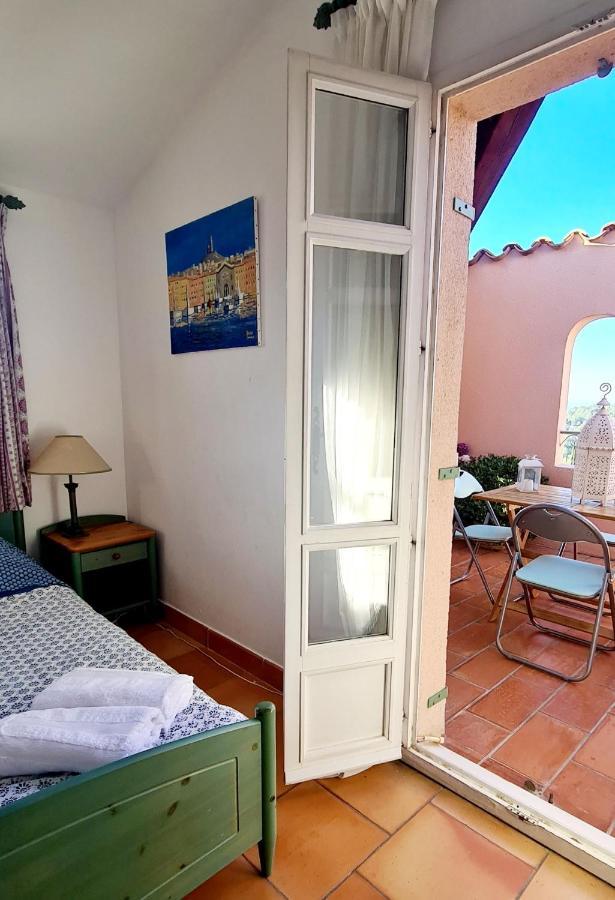 Hameau Des Amandiers - Vue Mer, Golf Et Vignes Apartment Saint-Cyr-sur-Mer Exterior foto